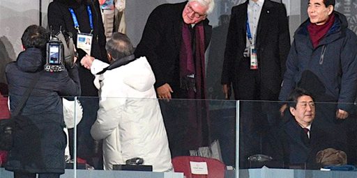 South-North Korea-Reunification | Hope towards Korean Reunification. しかし、2018年2月9日：平昌オリンピック・オープニング・セレモニーでの国際外交でチャンスを逃すKY安倍総理。上右：フランク＝ヴァルター・シュタインマイアー ドイツ連邦大統領。