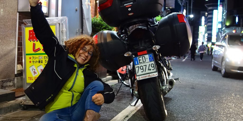 ロサリア・イアゼッタ Rosaria Iazetta ナポリー 東京 by バイク Napoli – Tokyo by bike