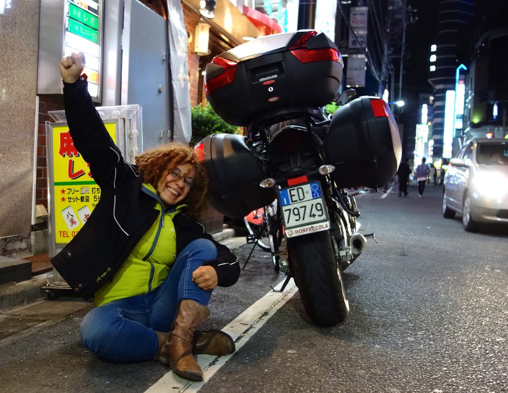 ロサリア・イアゼッタ Rosaria Iazetta ナポリー 東京 by バイク Napoli - Tokyo by bike