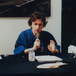 市原研太郎評論家、亜-真里男、ミヅマアートギャラリーオーナーの三潴末雄さん、ミヅマ-アートギャラリー、東京青山、2001年8月10日 | 市原研太郎評論家、亜 真里男、ミヅマアートギャラリーオーナーの三潴末雄さん、ミヅマ アートギャラリー、東京青山、平成13年8月10日