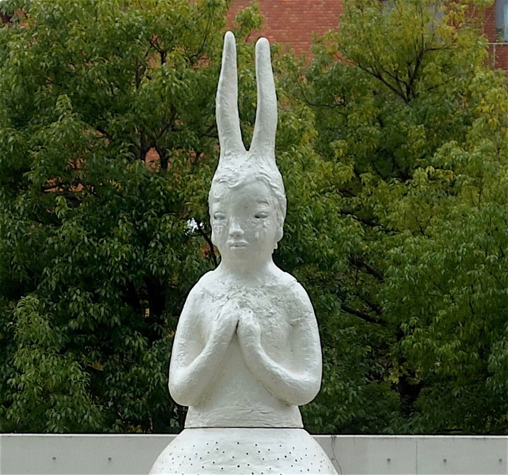 IKEMURA Leiko イケムラレイコ「うさぎ観音」”Usagi Kannon” 2012-14, Ceramic, 338.5 x 149 x 135 cm, 部分 detail