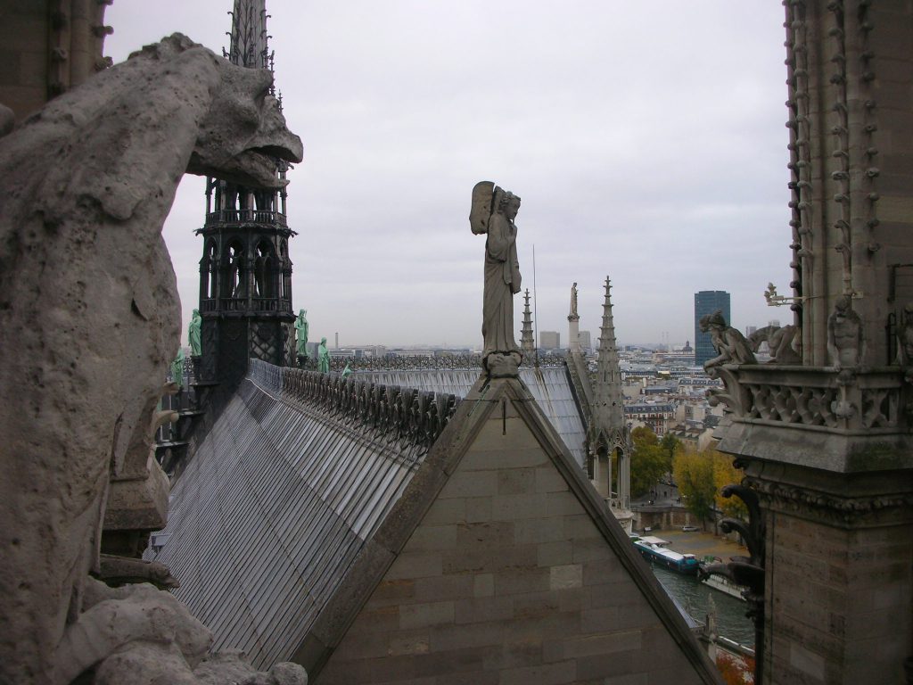 パリ・ノートルダム大聖堂.jpg