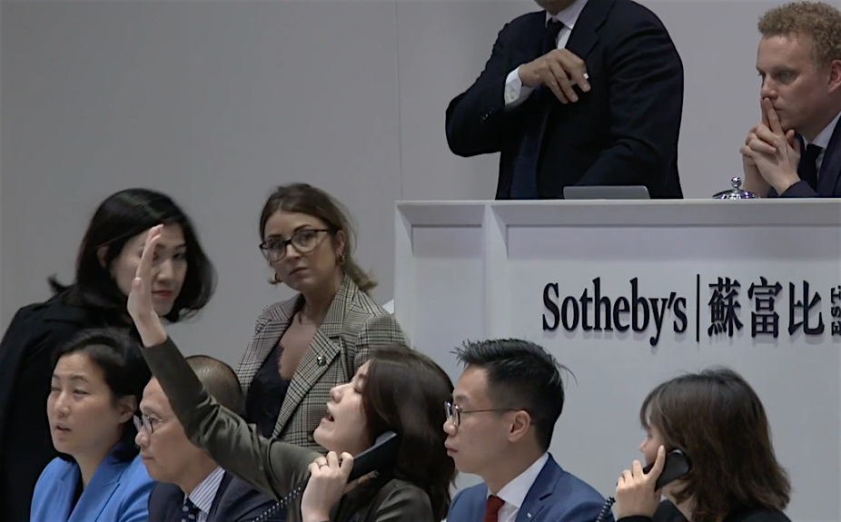 寺瀬由紀 TERASE Yuki (サザビーズスペシャリスト) last bid @ Sotheby’s Hong Kong, 1st of April 2019, THE KAWS ALBUM sold for US$ 14.8 million