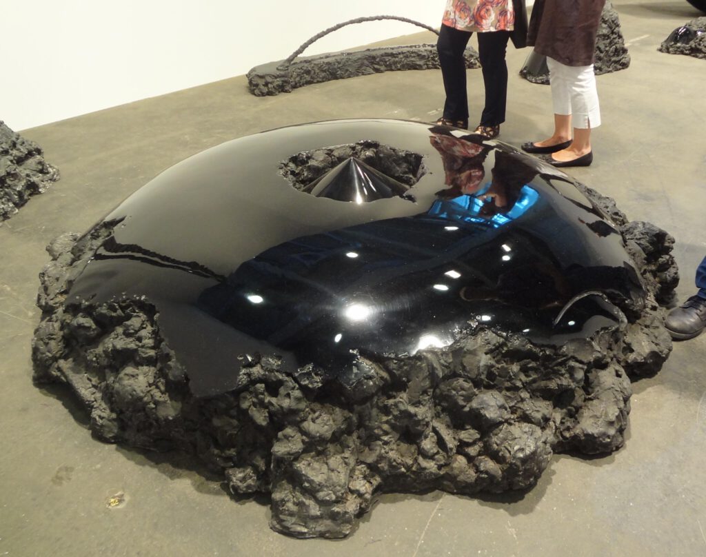 関根伸夫 SEKINE Nobuo 空相ー黒 Phase of Nothingness-Black 1977-1978, Blum & Poe, Art Basel Unlimited 2013, 部分