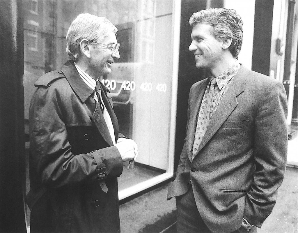 New York 1986 Longtime friends, Eli Broad (BROAD MUSEUM, Los Angeles) and Larry Gagosian in front of ‘Leo Castelli Gallery’