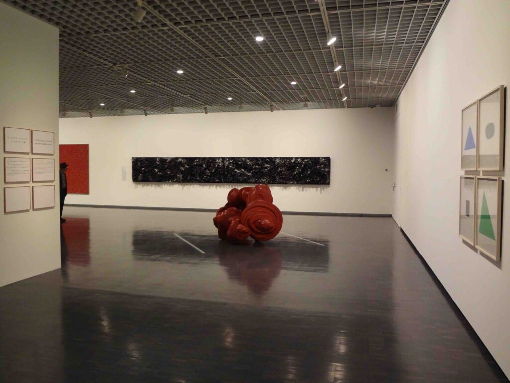 The National Museum of Modern Art,Tokyo 東京国立近代美術館 with Kusama’s work