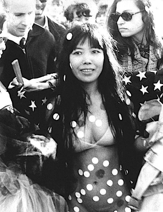 草間彌生 KUSAMA Yayoi participating at the “Love-In-Festival” in Central Park New York 1968