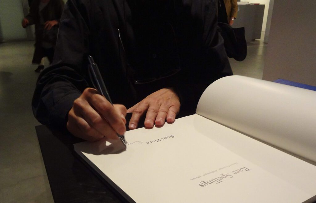 Roni Horn signing