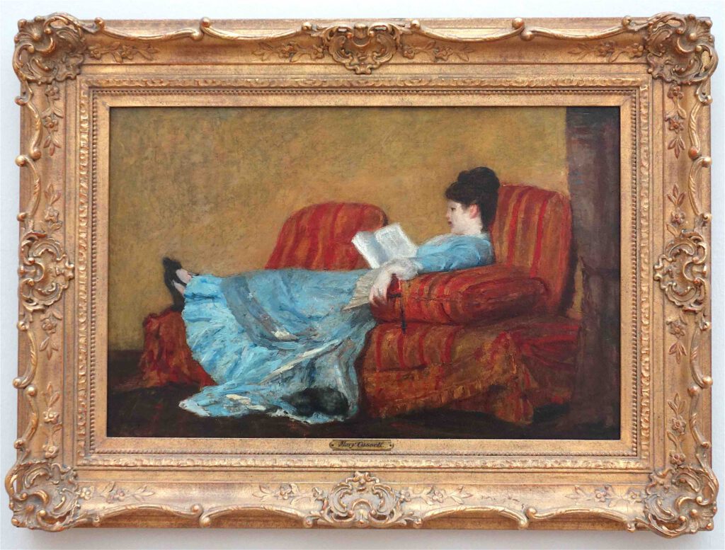 メアリー・カサット「若い女性の読書」油絵、40.3 x 63.2 センチ、1878年 (Diane B. Wilsey Collection)