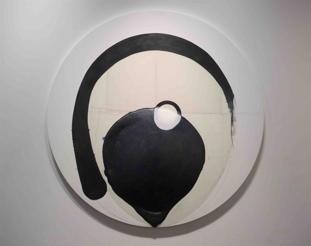 松谷武判 MATSUTANI Takesada Circle – 21.6 2021 Vinyl adhesive, acrylic, graphite pencil on Japanese paper and canvas 185 x 185 x 13 cm (MATSU111825)(Hauser & Wirth)