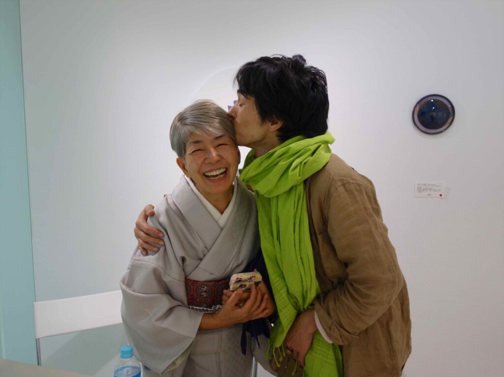 Ms. ISHINABE Hiroko and artist NAMASU Yoshihide
