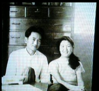 瀬戸内寂聴さんは、1943年21歳のときに東京女子大学在学中に見合い結婚し翌年に娘の迪子(みちこ)さんが生まれます。