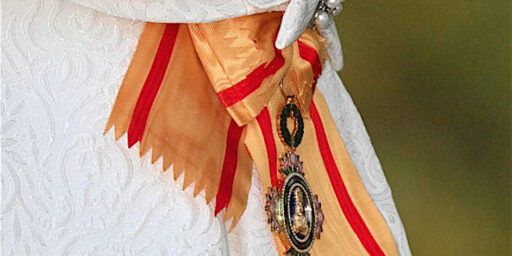 Prinzessin Aiko wurde heute vom japanischen Kaiser Naruhito mit dem Großkreuz des Ordens der Edlen Krone ausgezeichnet