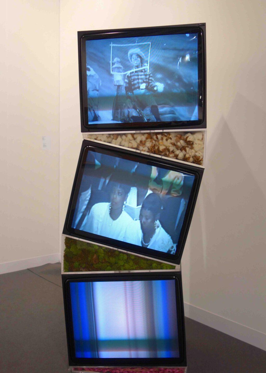 Ja’Tovia Gary Precious Memories (Tower) 2020 SD video and SD video from 16mm film on 3 CRT monitors, acrylic, dried cotton, moss, dried helichrysum ed.2:2. 65.000 US$. @ galerie frank elbaz
