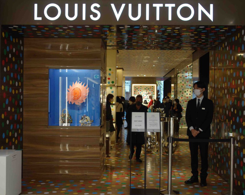 草間彌生 KUSAMA Yayoi & LOUIS VUITTON in Ginza Matsuya Department Store, January 2023