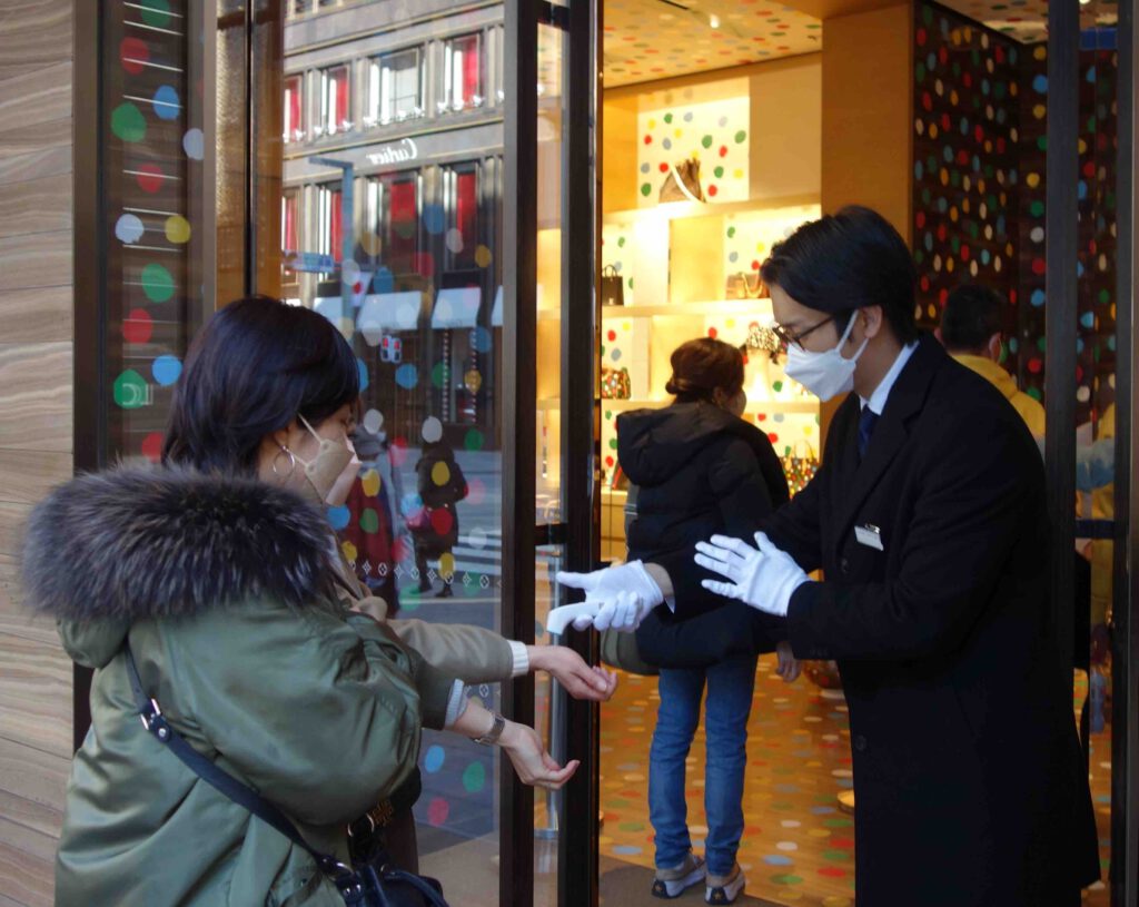 草間彌生 KUSAMA Yayoi & LOUIS VUITTON in Ginza Matsuya Department Store, January 2023