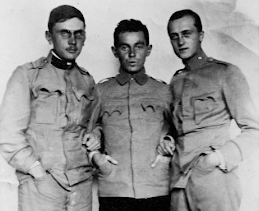 Egon Schiele (with two comrades) as a clerk in the prisoner-of-war camp for Russian officers in Mühling near Wieselburg, where he was transferred in January 1916