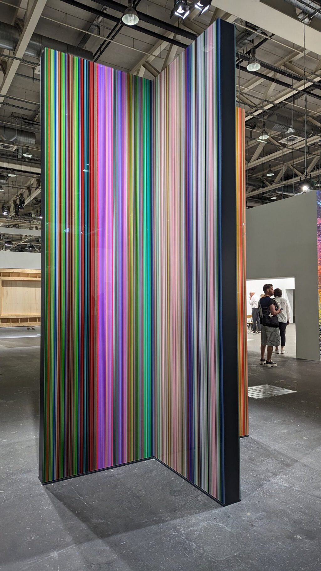 Gerhard Richter “STRIP-TOWER” 2023, 350 x 162 x 162 cm, Digitaldruck auf Papier zwischen Alu Dibond und Perspex (Diasec) @ Unlimited Art Basel 2023