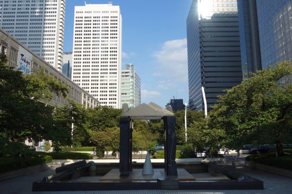 SEKINE Nobuo 関根伸夫 Shrine of the water 水の神殿 1991, marble, @ Tokyo Metropolitan Government Buildings 東京都庁