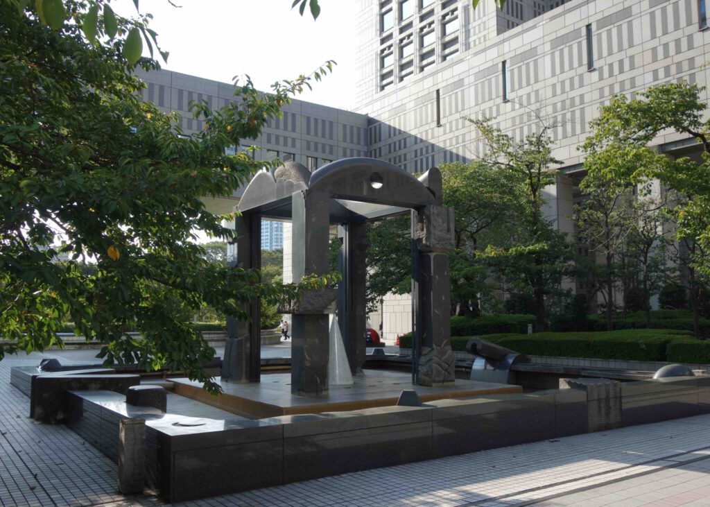 SEKINE Nobuo 関根伸夫 Shrine of the water 水の神殿 1991, marble, @ Tokyo Metropolitan Government Buildings 東京都庁2