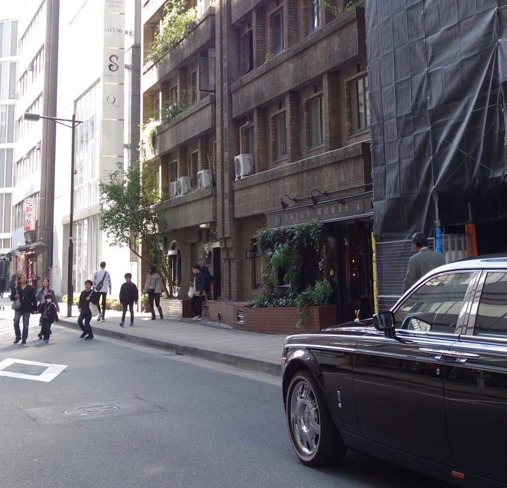 Famous collector’s car in front of the gallery