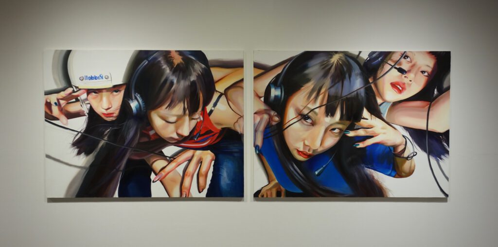 SUGIYAMA Hinako 杉山日向子「令和 スナイパー」2023, 970 x 2606 mm, diptych, oil on canvas @ PARCO MUSEUM TOKYO