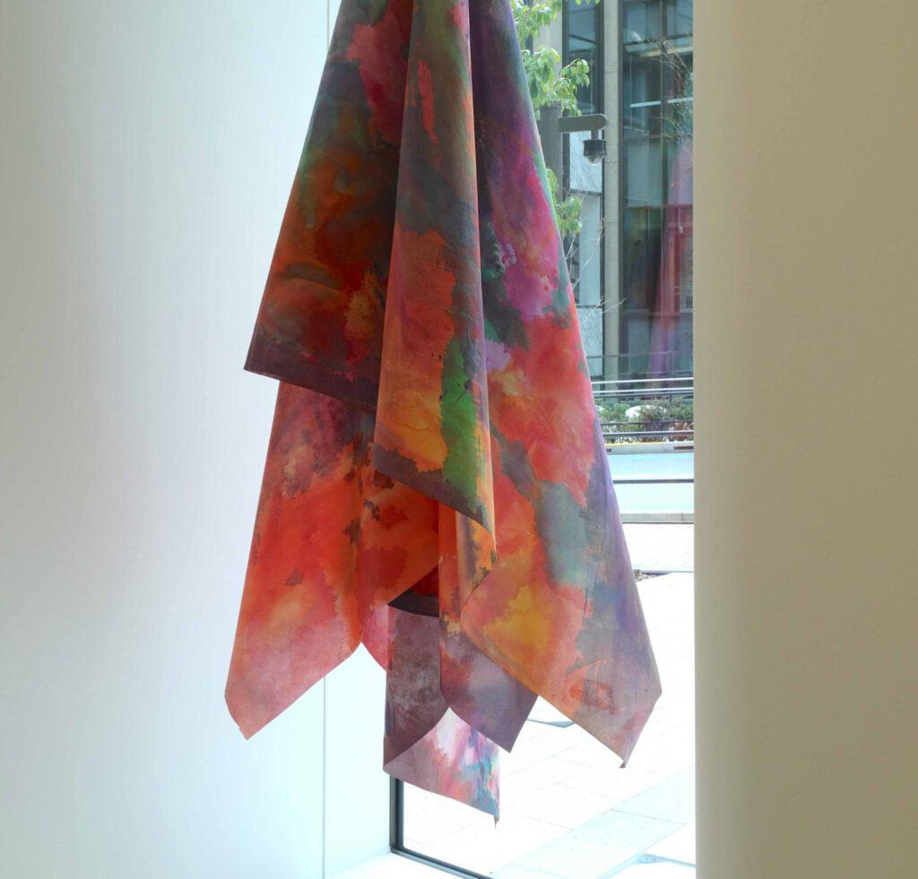 サム・ギリアム個展「The Flow of Color」@ Pace 東京、展示風景