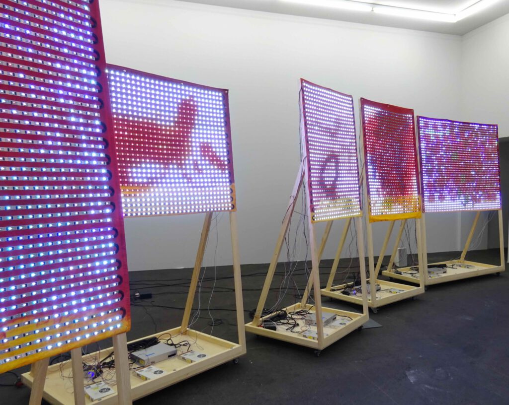 荒川医 ARAKAWA Ei Gutai Under Feet Basel LED 2017 Taka Ishii Gallery, Tokyo, in collaboration with Galerie Max Mayer, Düsseldorf ART BASEL Unlimited 2017_3