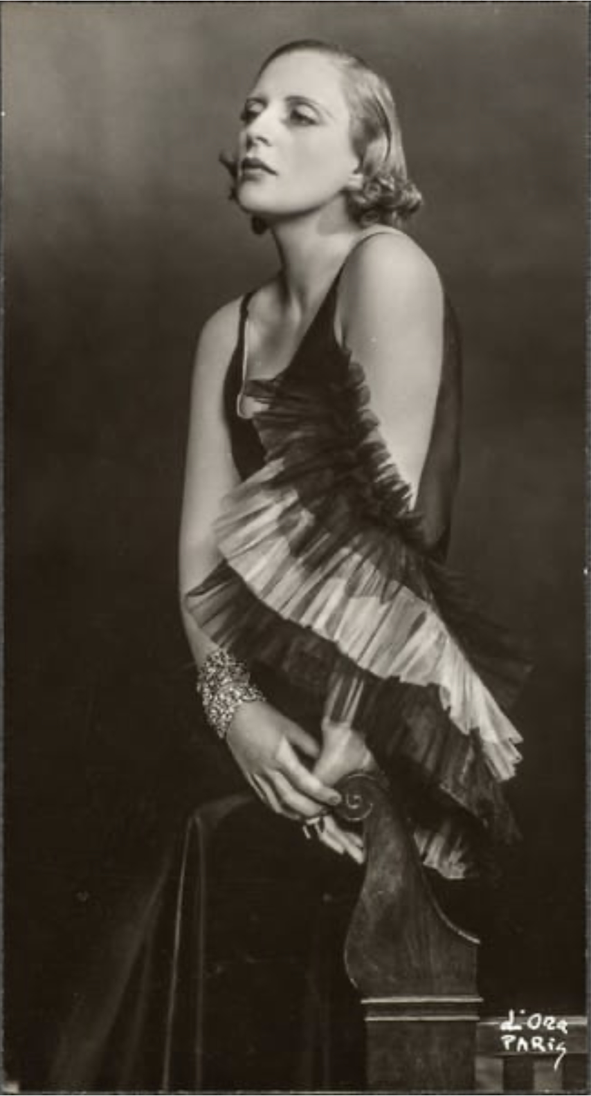 タマラ・ド・レンピッカ 1925、パリ