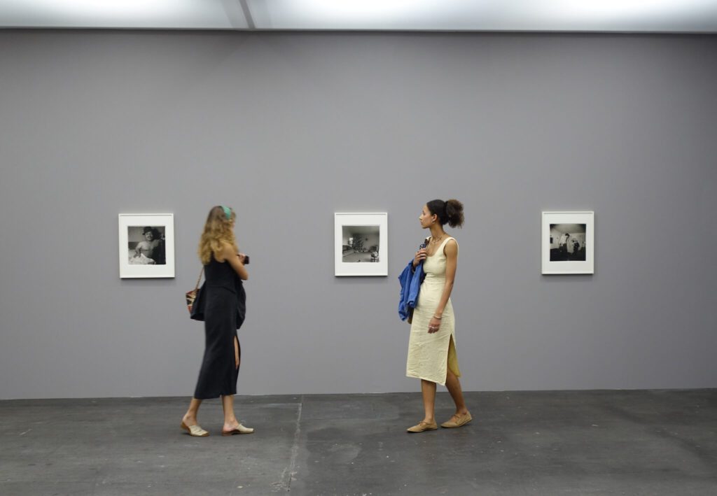 ダイアン・アーバス「10枚の写真の箱」1970年 @ アート・バーゼル・アンリミテッド 2025年