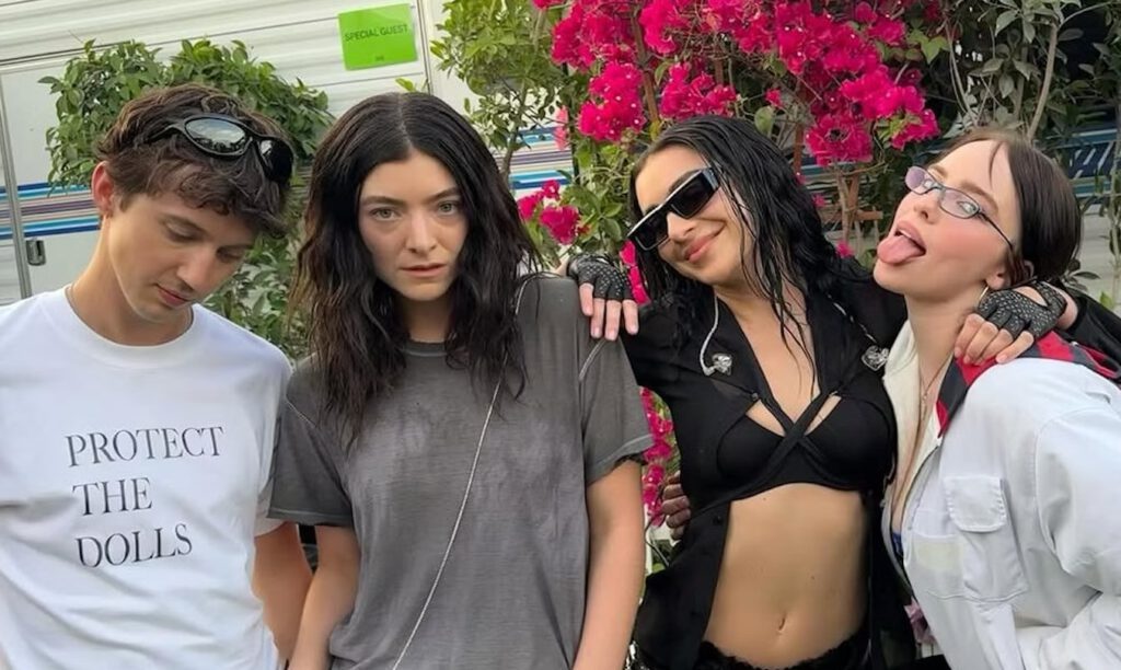 人形達を守れ PROTECT THE DOLLS. Troye Sivan (left) at Coachella with Lorde, Charli xcx and Billie Eilish