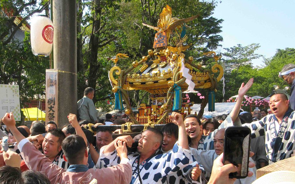 三社祭 SANJA MATSURI