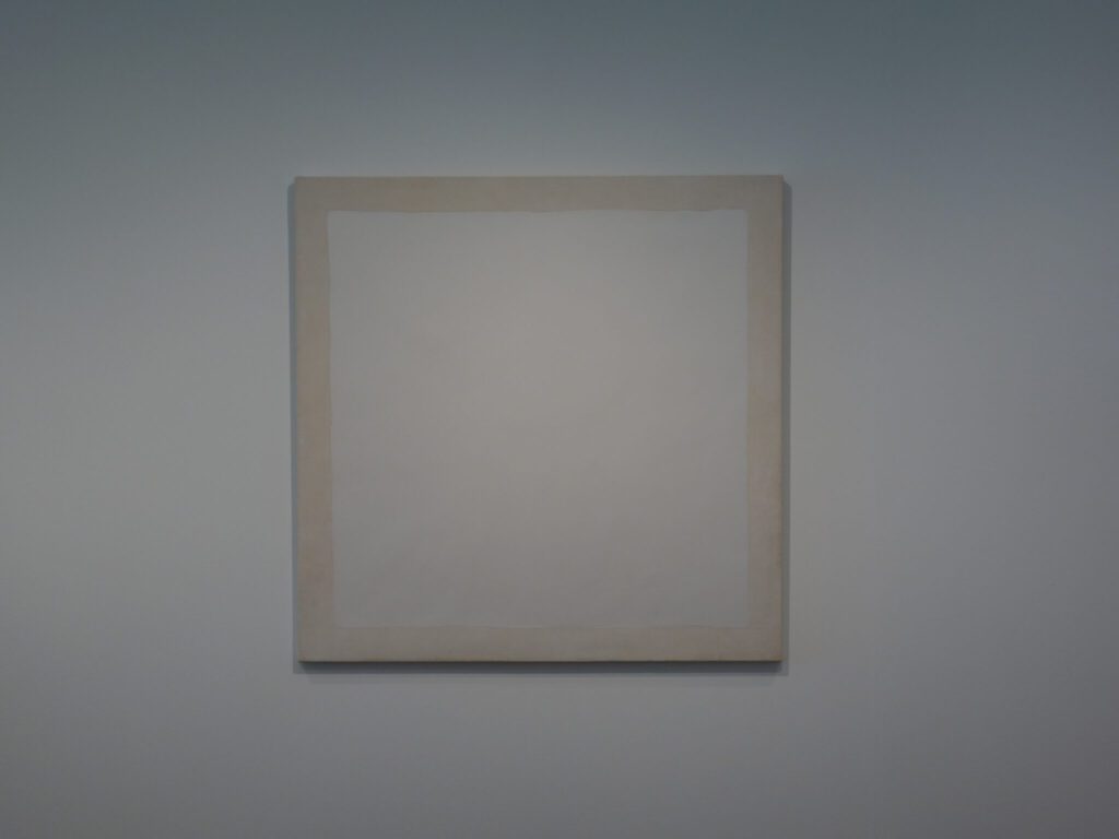 ROBERT RYMAN General 52“ x 52“ 1970. Enamel and enamelac on stretched cotton canvas, 132.1 x 132.1 x 2.5 cm