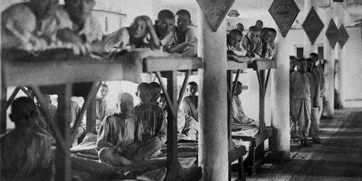 1944年、モロトフスク (セヴェロドヴィンスク) 収容所の若い囚人たち (dpa通信)