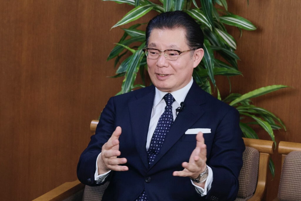 梶栗氏