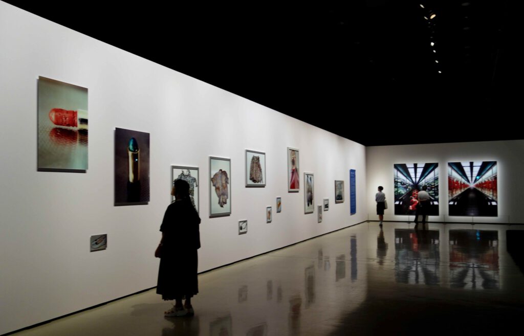 Exhibition view, left ISHIUCHI Miyako 石内都 photogrpahs from different body of works